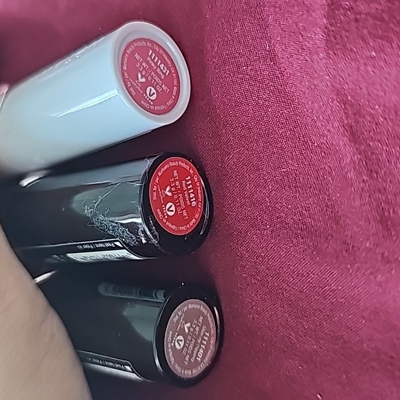 Wet n wild Lipsticks - Picture 3 of 4